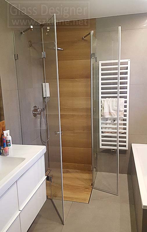 kabina szklana; łazienka szaro drewniana
