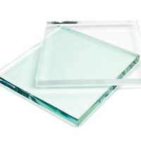 porównanie szkła zwykłego i kryształowego