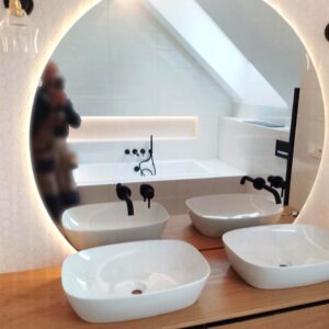 Lustro okrągłe w łazience z podświetleniem LED