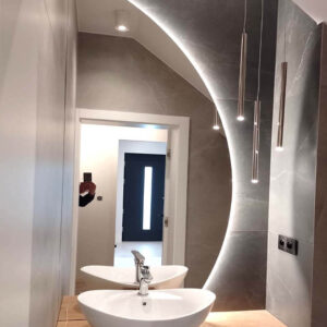 Nowoczesne lustro łazienkowe podświetlane